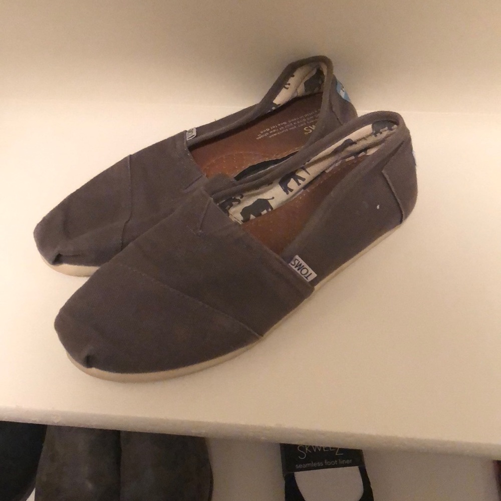 Toms